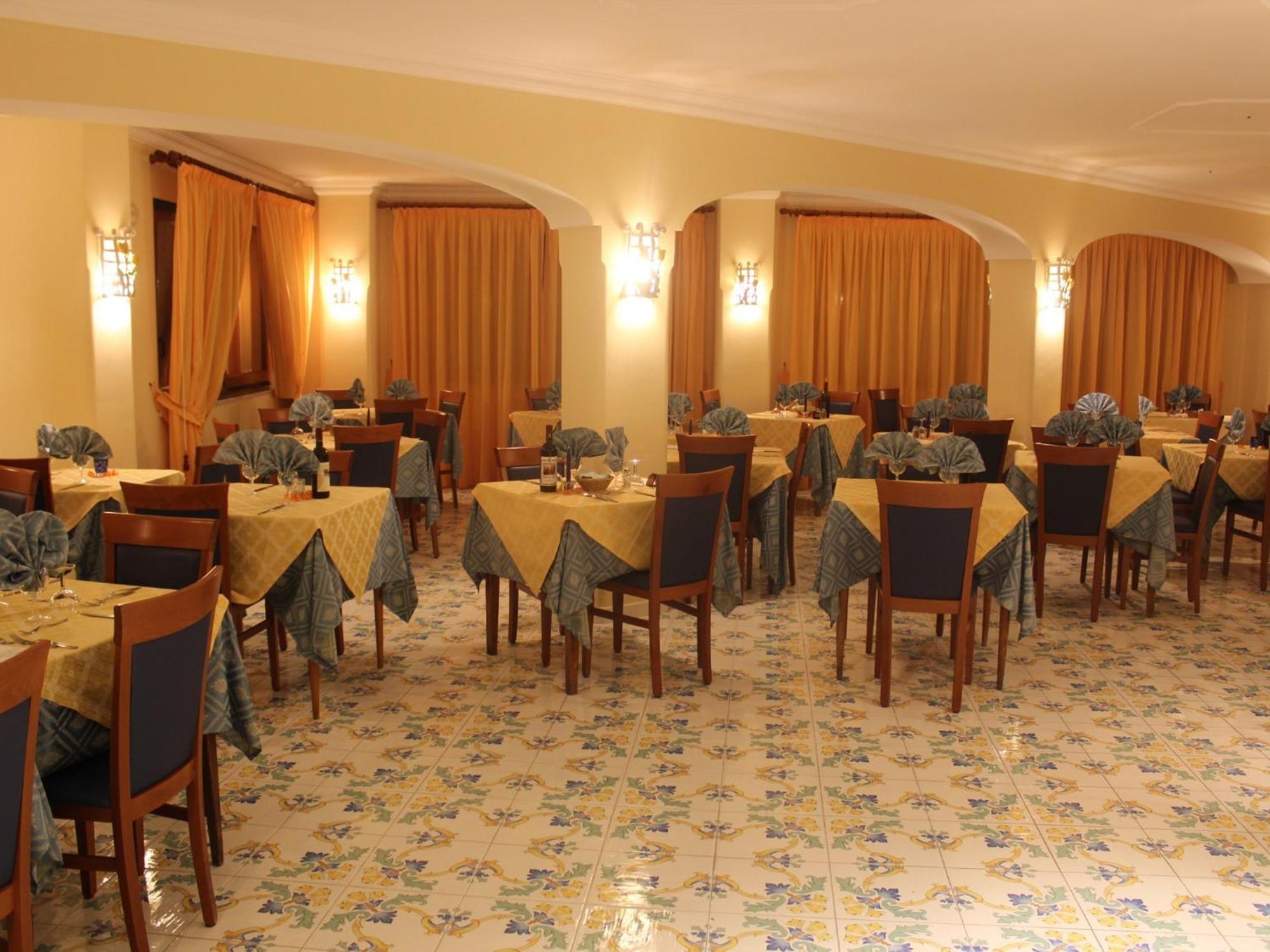Hotel Terme Fiola Casamicciola Terme Екстериор снимка